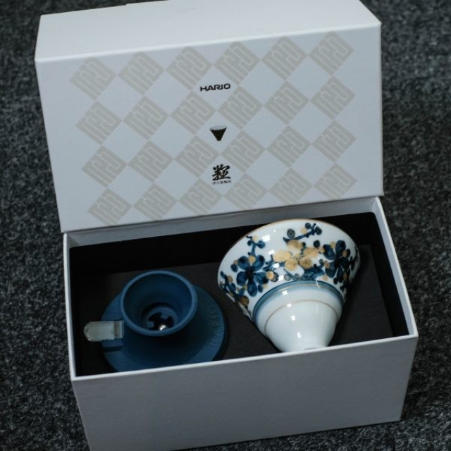 【HARIO】染錦梅花紋磁石浸漬式濾杯200 / SSDC-02-PBG / V60手沖/ V60濾杯/ 咖啡套組/ V60咖啡壺 /